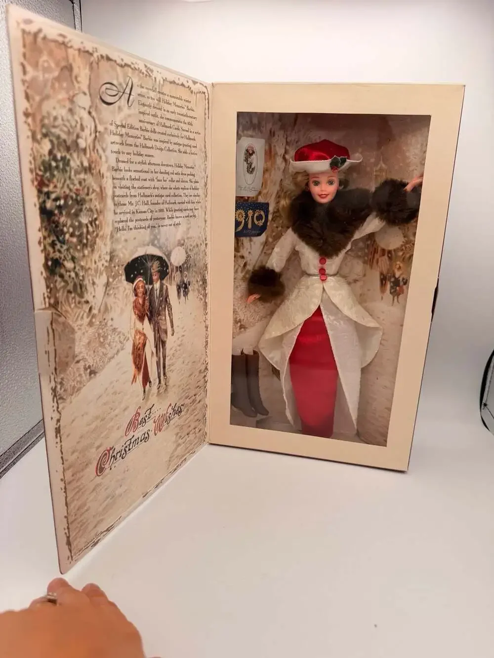 1995 Hallmark Special Edition Holiday Memories Barbie Doll